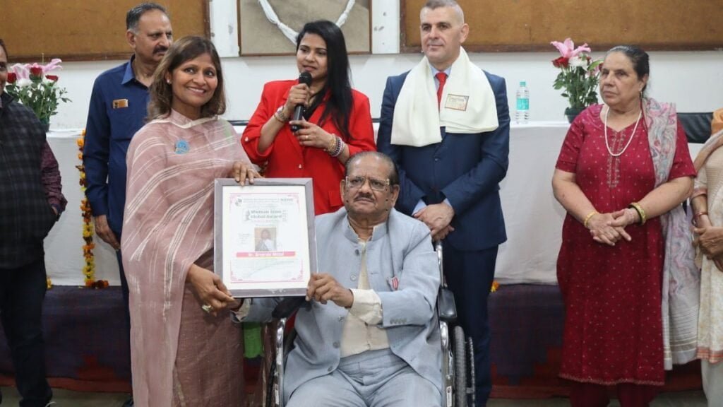 HHO honored Urvarshi Mittal, known as the Flask Lady, at the Women Icon Global Awards, hinting at a potential entry into politics soon - Press Release - PNN Digital HHO honored Urvarshi Mittal, known as the Flask Lady, at the Women Icon Global Awards, hinting at a potential entry into politics soon - Urvarshi is associated with the Inner Wheel Club and serves as Chairman of District 301. Known as the Flask Lady, she works to eliminate plastic waste and raise awareness. She actively contributes to social welfare and women's empowerment. While her background is with NGOs, she has recently shown interest in politics, meeting several ministers. Sources suggest she might soon enter politics. - PNN Digital