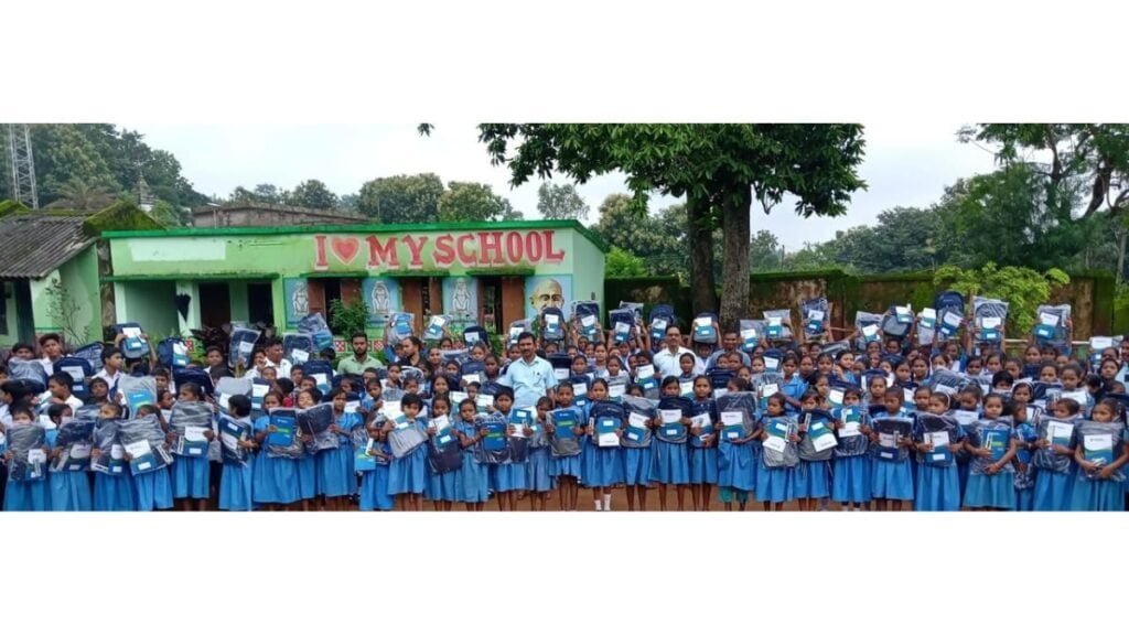 Vedanta props up rural education in Odisha; over 4,000 students of 50+ schools doled out study kits