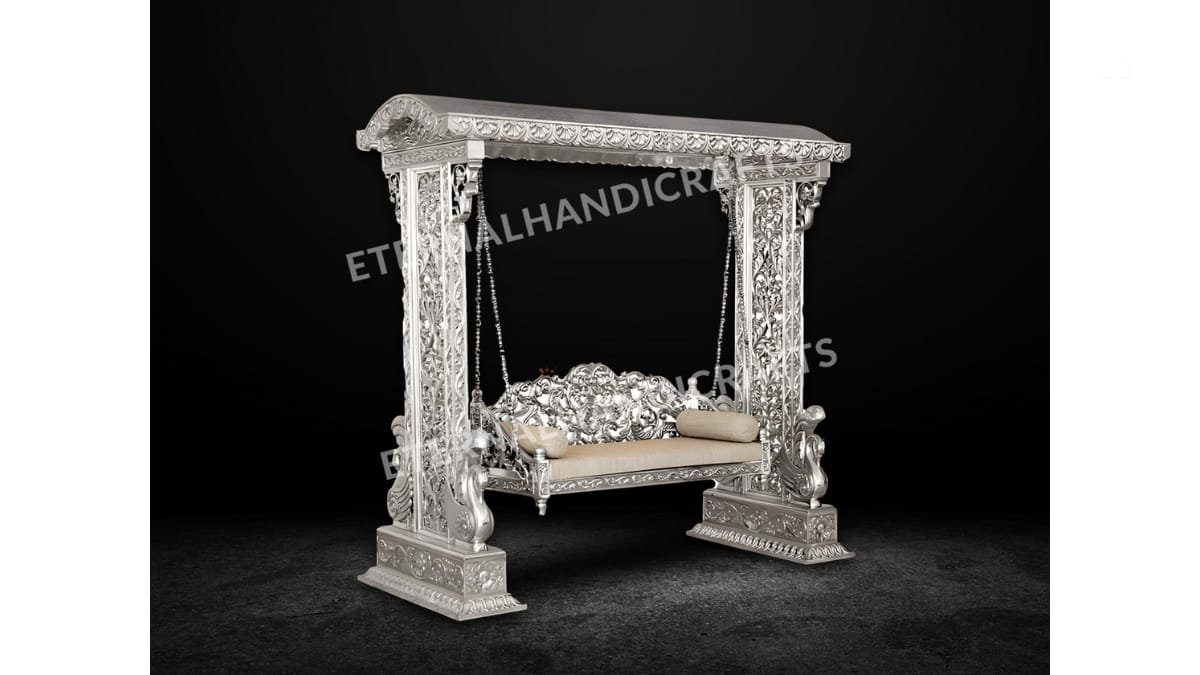 Statement Homes of 2026: Why Silver Furniture Is the New Gold-PNN